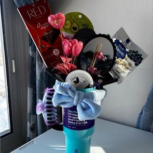 Owala Insulated Tumbler Gift Bouquet – Valentine or Galentine